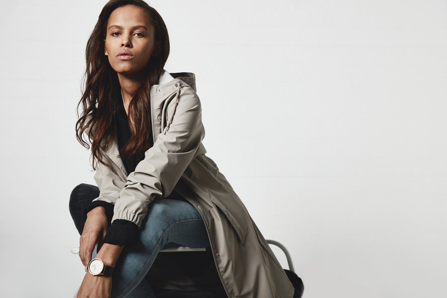 Makia — dámská šedá nepromokavá parka s kapucí — jarní bunda — pršiplášť — jaro 2018 — dámské oblečení