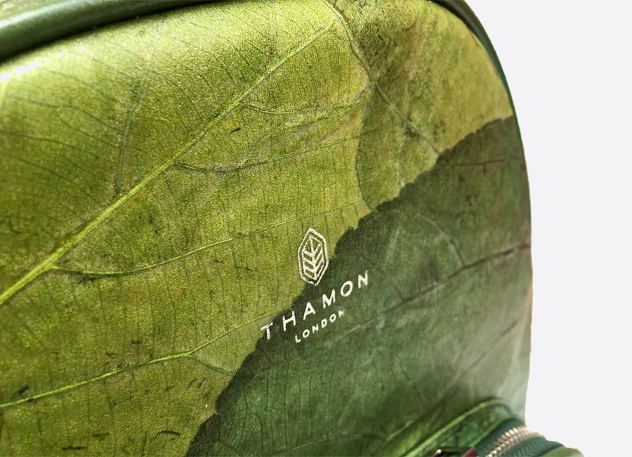 Thamon London — batoh z listů — černý — veganský — green vegan leaf backpack — fashion