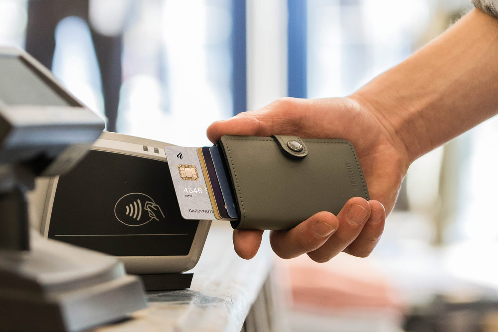 Secrid — bezpečnostní kožená peněženka s ochranou RFID platebních karet — zelená — RFID cards safety wallet