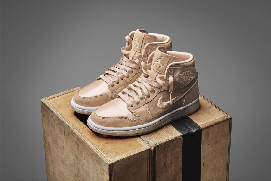 Nike Air Jordan 1 Retro High — dámské kotníkové boty — tenisky — béžové, pískové — women’s sneakers — beige, sand