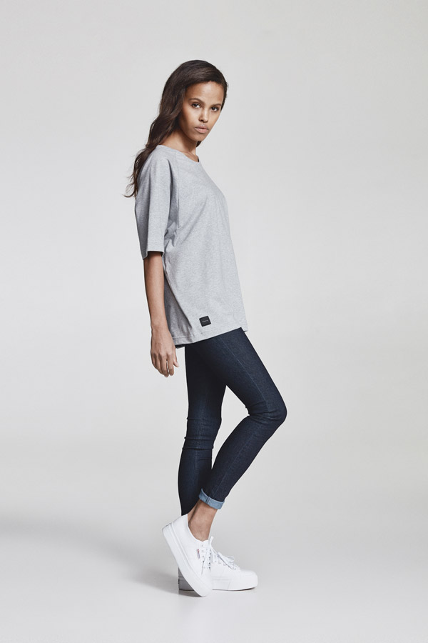 Makia — dámské šedé oversized tričko — jaro 2018 — dámské oblečení