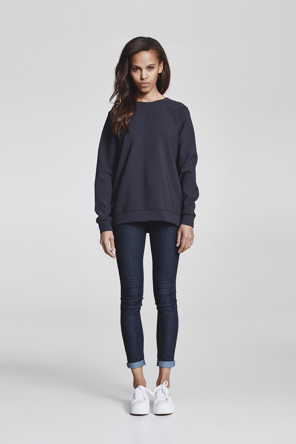 Makia — dámská mikina bez kapuce — tmavě modrá — jaro 2018 — dámské oblečení