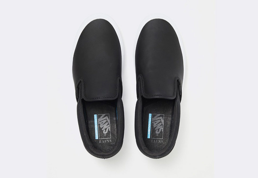 Vans x Rains — Slip-On Lite — tenisky bez tkaniček — černé — pánské — dámské — boty — black sneakers, shoes