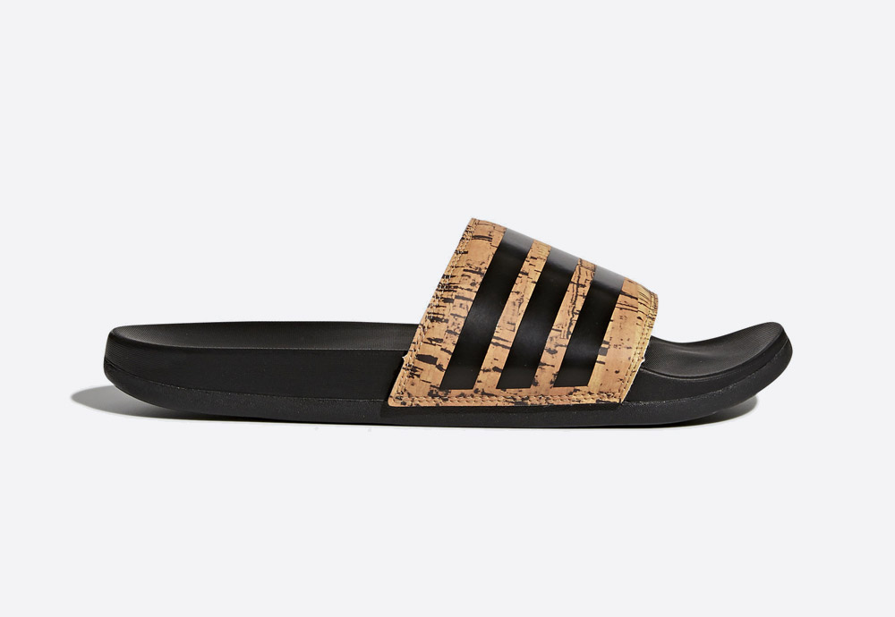 adidas Originals adilette — Cloudfoam Plus Cork — pánské pantofle — nazouváky — gumové — korkový nárt