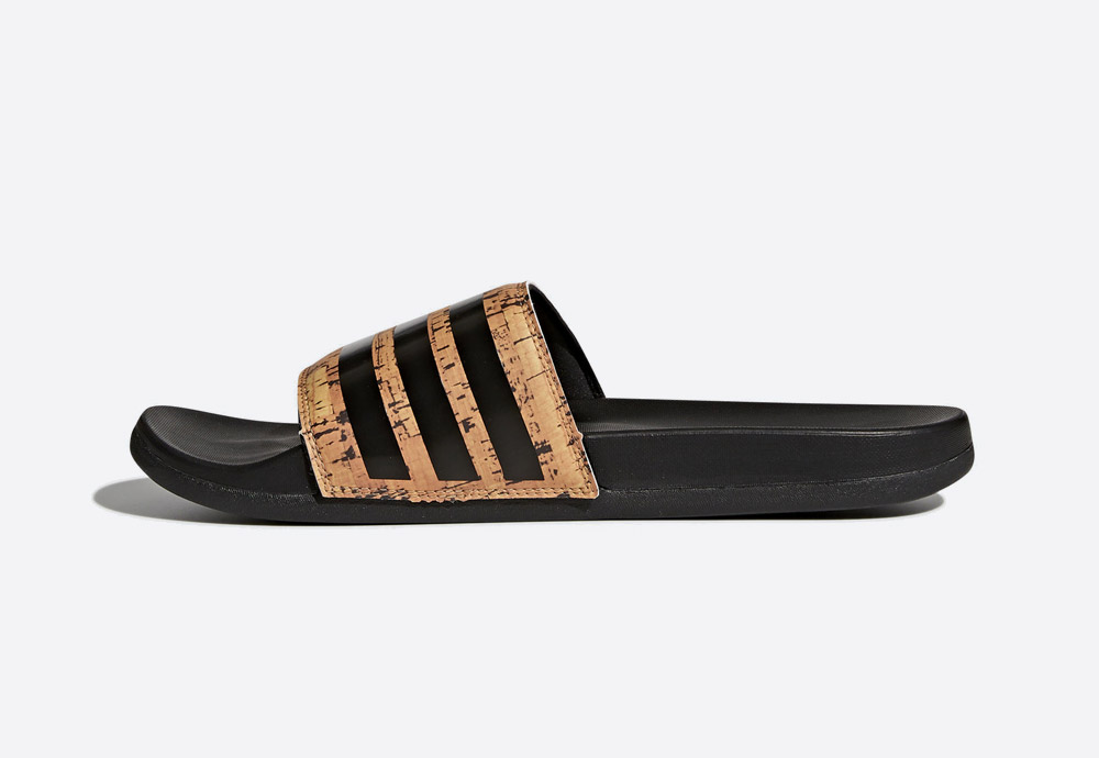 adidas Originals Adilette — Cloudfoam Plus Cork — pánské pantofle — nazouváky — gumové — korkový nárt