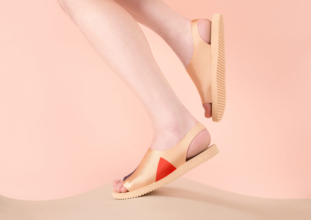 PLOVE — dámské sandály — zlaté — sandálky