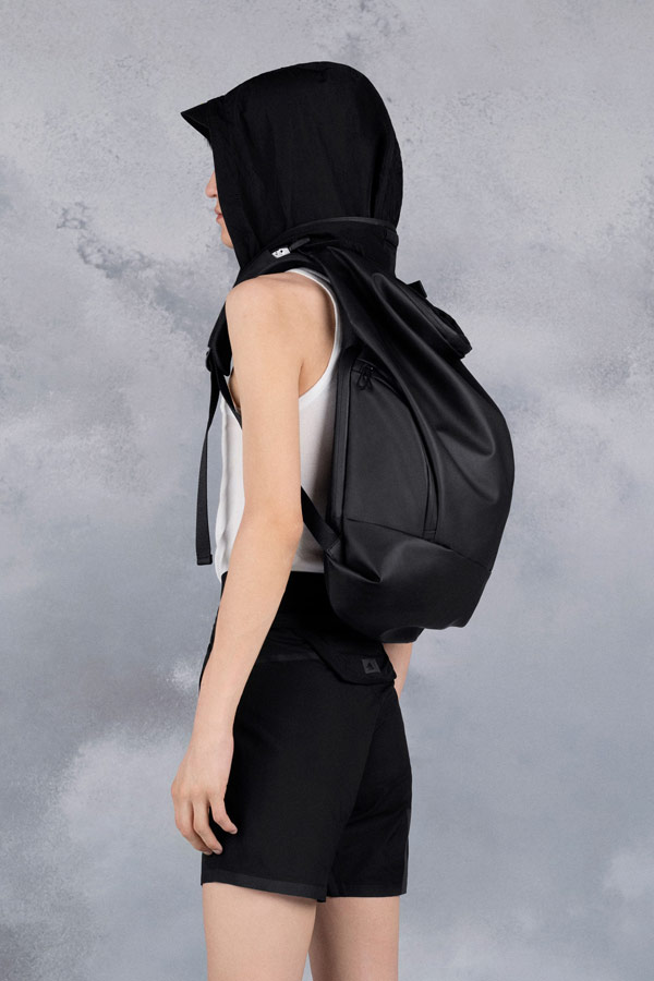 Côte&Ciel — černý batoh — Timsah — luxusní — sustainable