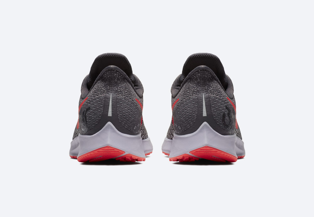 Nike Air Zoom Pegasus 35 — běžecké boty — zadní pohled — running shoes