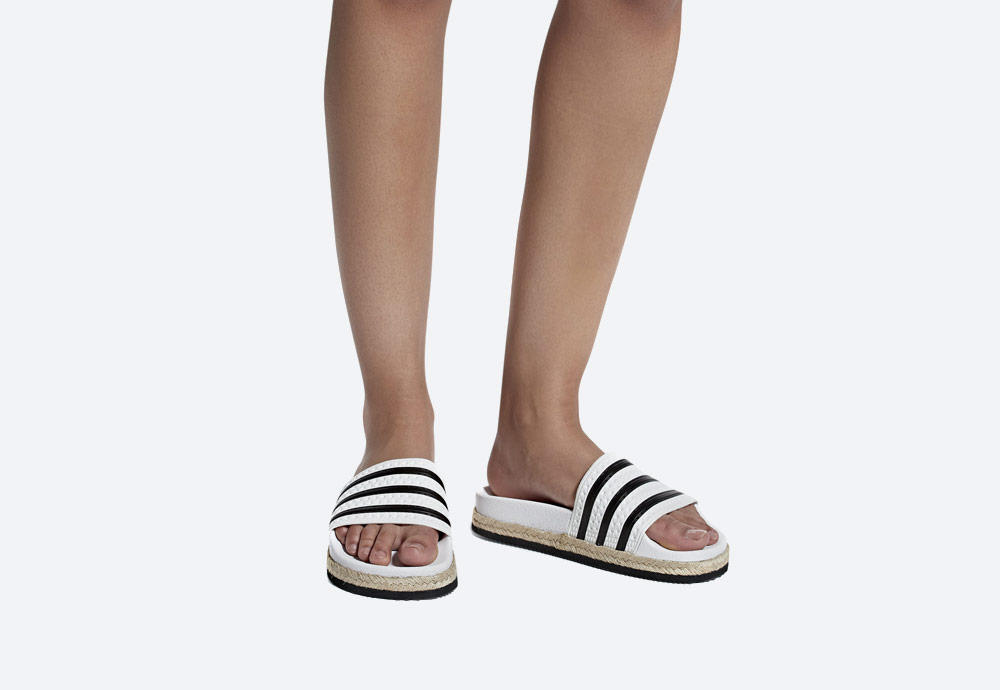 adidas Originals Adilette Bold — dámské pantofle na platformě — nazouváky — bílé — womens white platform slides