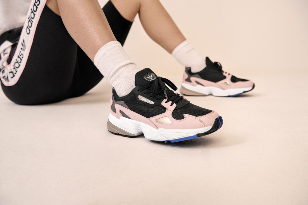 adidas Originals Falcon — dámské boty — růžové — tenisky — sneakers