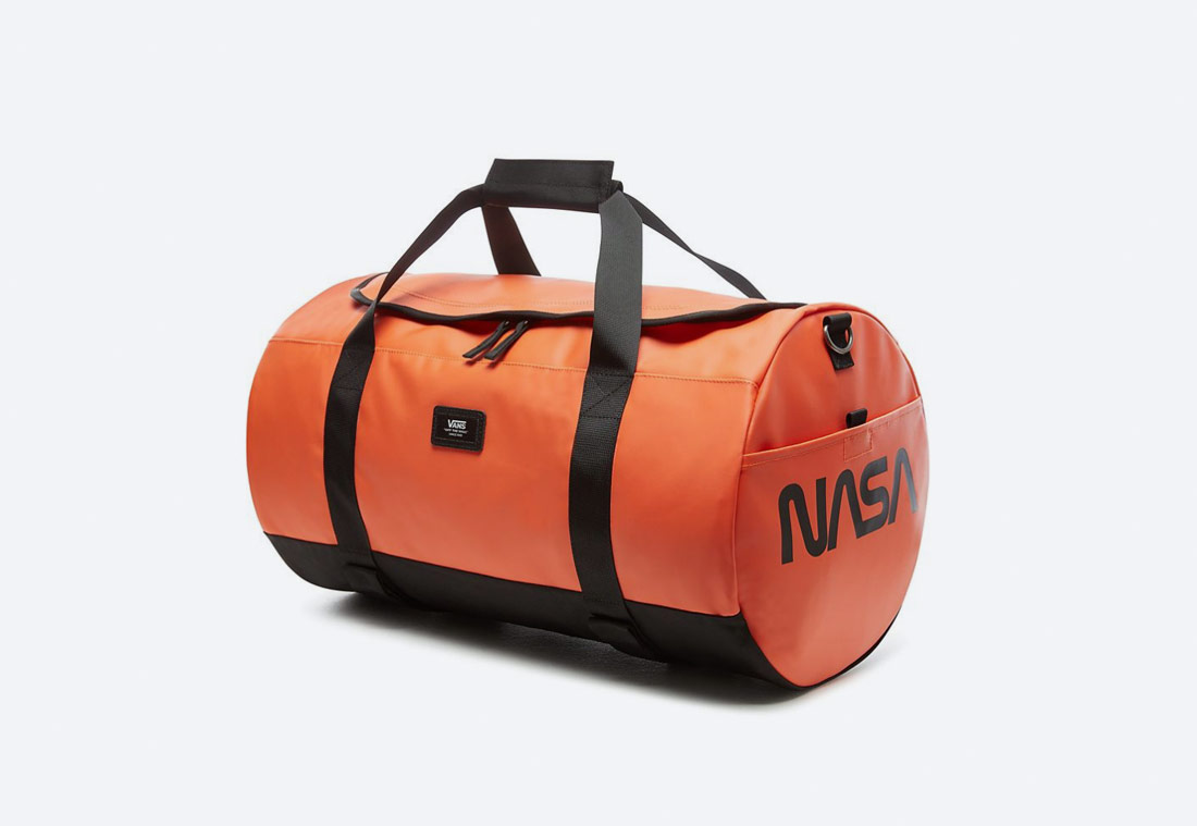 Vans x NASA — Space Voyager Grind Skate Duffel Bag — oranžová cestovní taška NASA — batoh