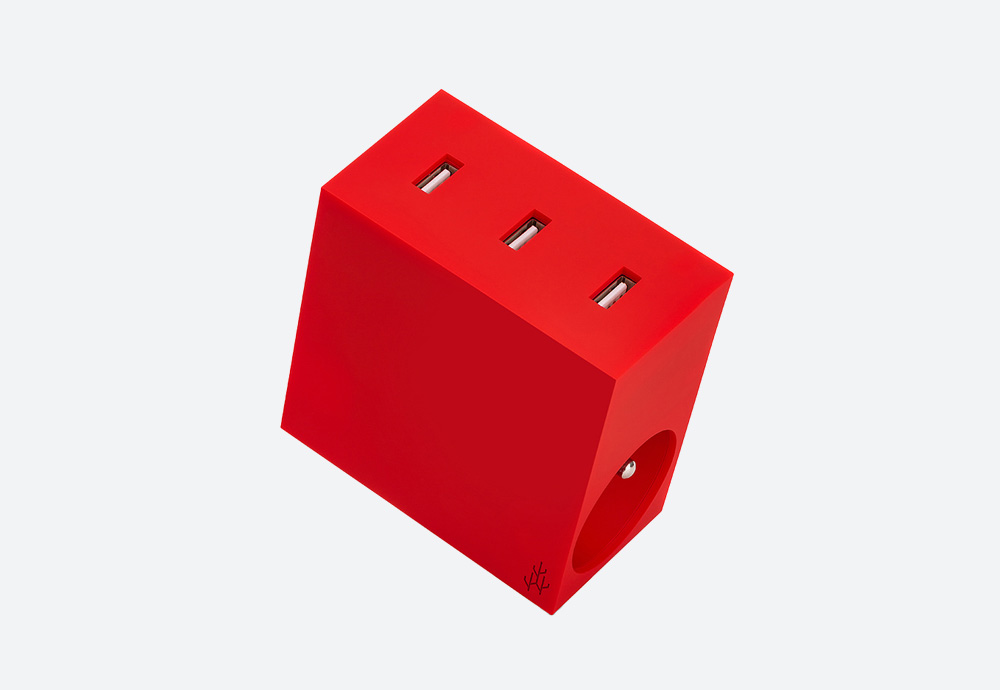 Usbepower Hide — USB nabíječka — designová, hranatá — červená — 3 porty typu A, 2 síťové zásuvky