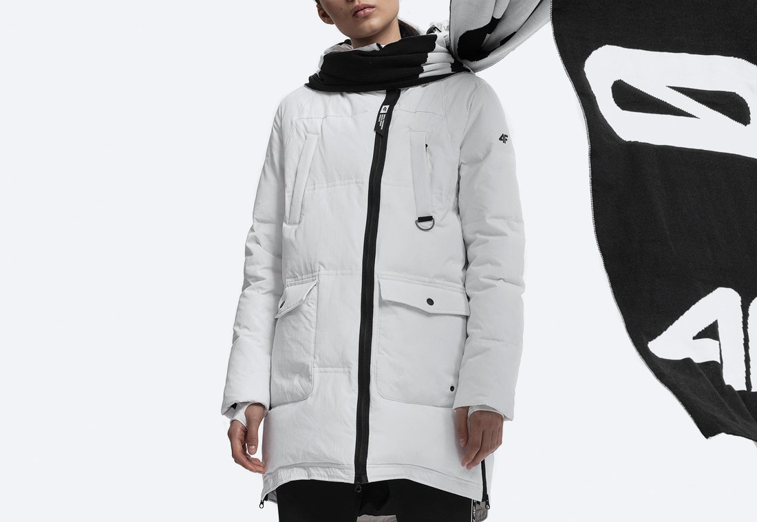 4F KUDP216 — péřová bunda — sportovní, outdoor, městská — dámská — bílá