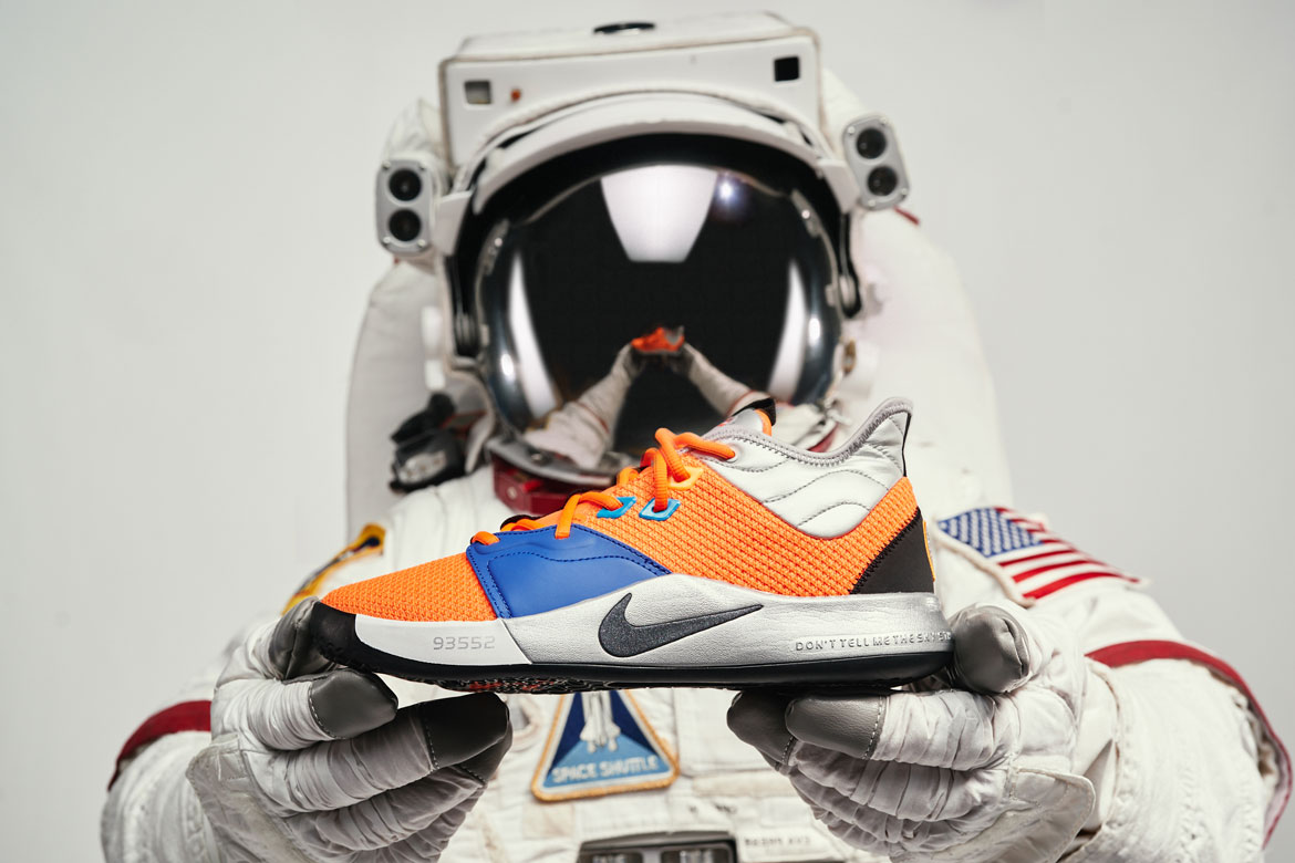 Nike PG3 — Paul George — basketbalové boty — kotníkové — oranžové — NASA