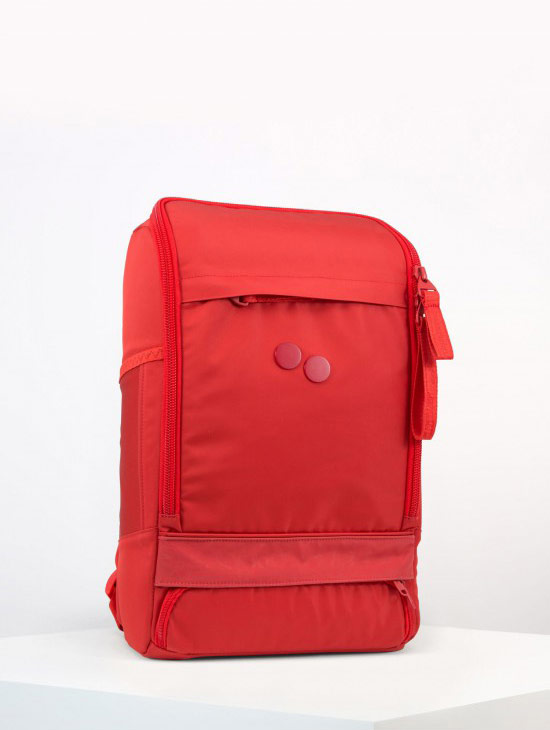 pinqponq Cubik Medium — Sharp Ruby — Changeant — červený batoh — městský — outdoor