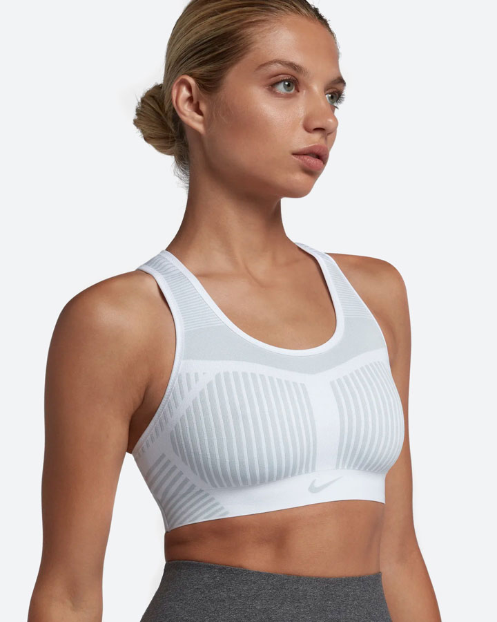 Nike FE/NOM Flyknit Bra — sportovní podprsenka — bílá — vysoká opora — women's bra