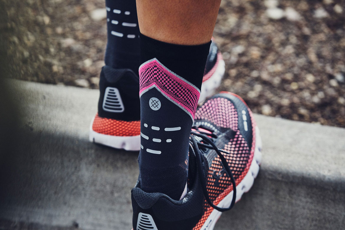 Under Armour HOVR Infinite — běžecké boty — tenisky — růžové (Jet Gray/Mojo Pink) — dámské — running shoes