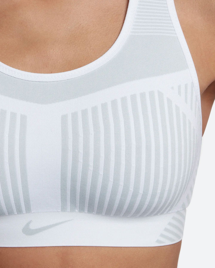 Nike FE/NOM Flyknit Bra — sportovní podprsenka — bílá — vysoká opora — women's bra
