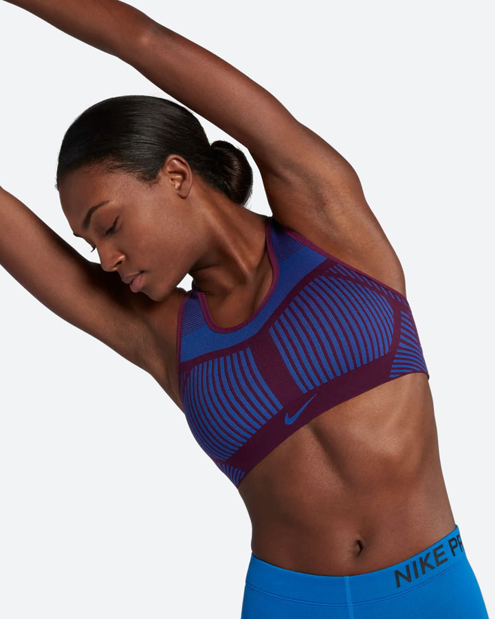 Nike FE/NOM Flyknit Bra — sportovní podprsenka — modrá, fialová — vysoká opora — women's bra