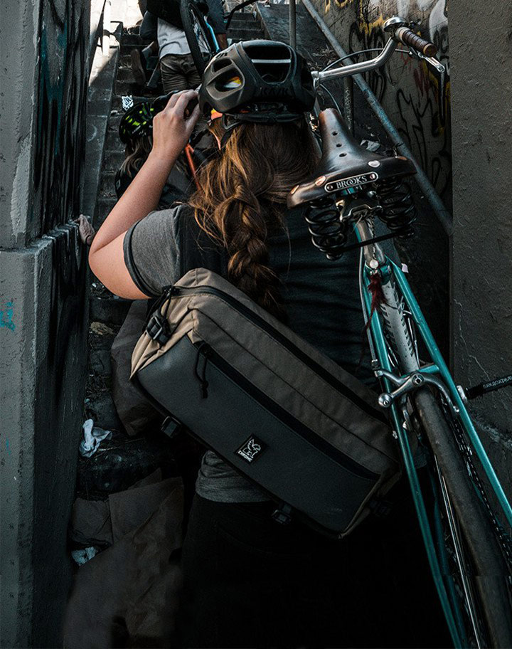 Chrome Industries — městské cyklistické batohy — urban cyclist backpacks
