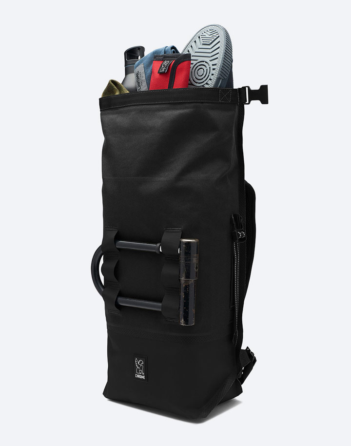 Chrome Industries — městský cyklistický batoh — Urban Ex Rolltop 18 l — urban cyclist backpack — černý