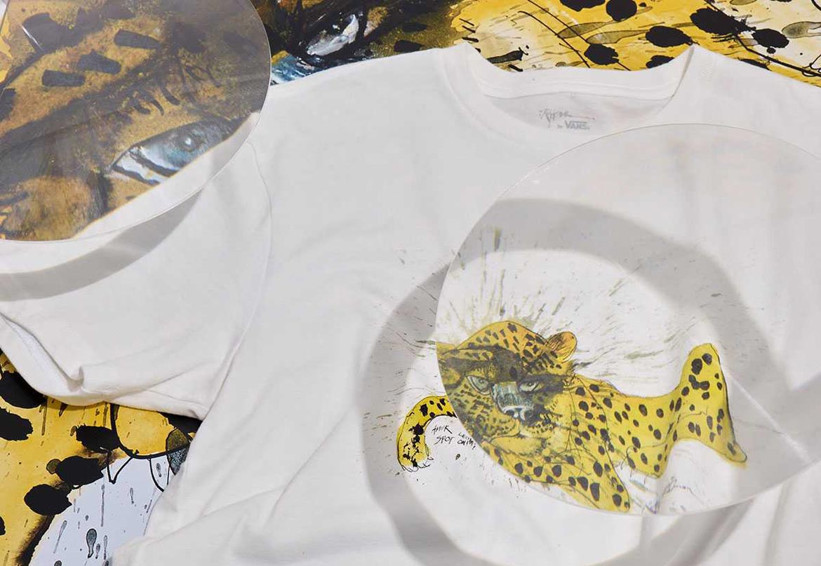 Vans x Ralph Steadman — bílé tričko s ilustrací leoparda mandžuského