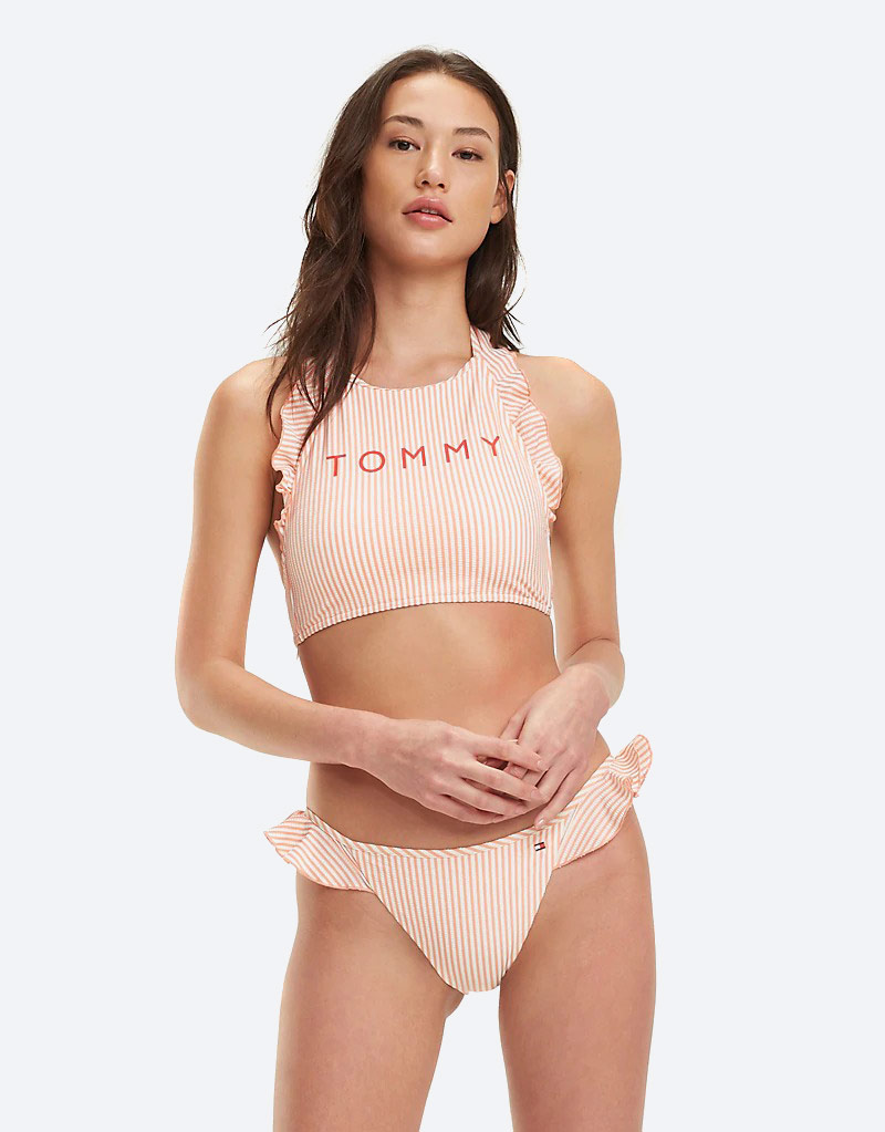 Tommy Hilfiger — plavky s volánky — dvoudílné — proužkované — růžové/korálové/bílé — bikiny