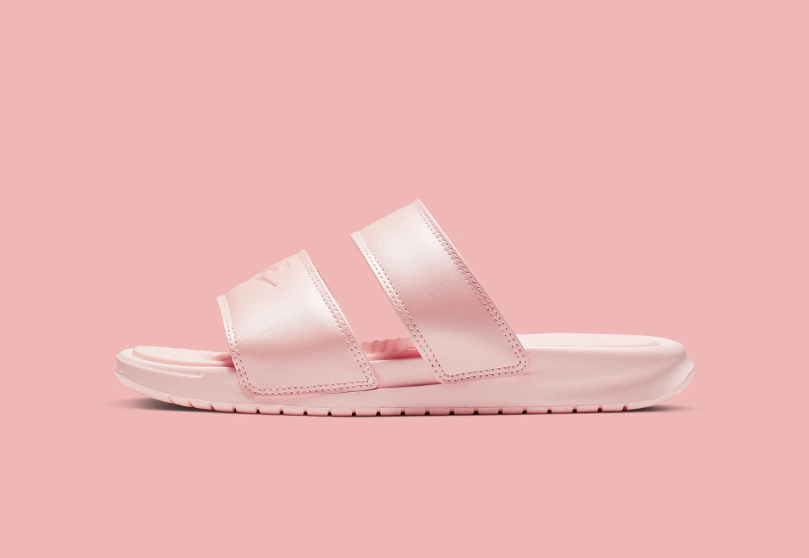 Nike Benassi Duo Ultra — dámské pantofle — růžové (pink) — nazouváky s dvojitým páskem