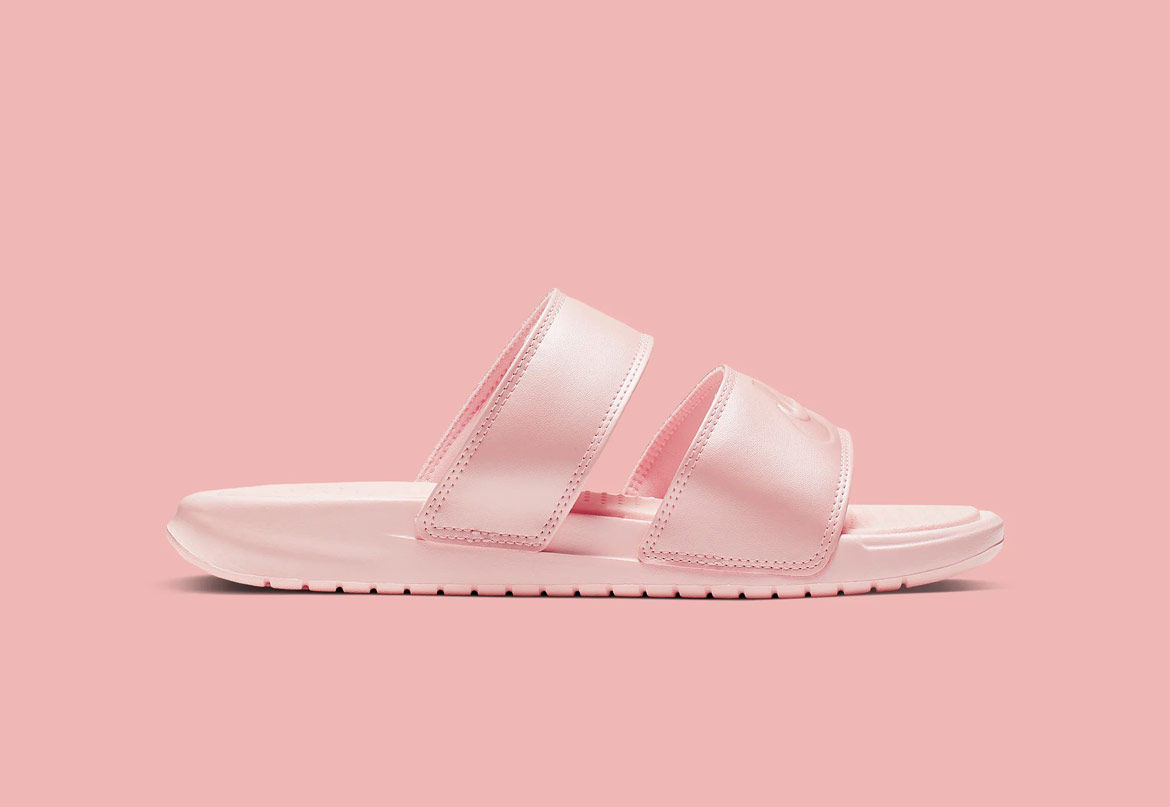 Nike Benassi Duo Ultra — dámské pantofle — růžové (pink) — nazouváky s dvojitým páskem